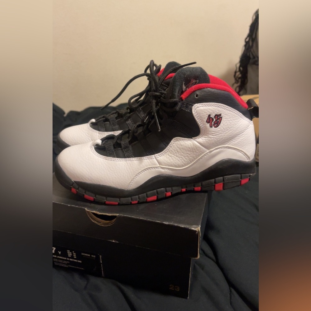 Retro Jordan 10’s